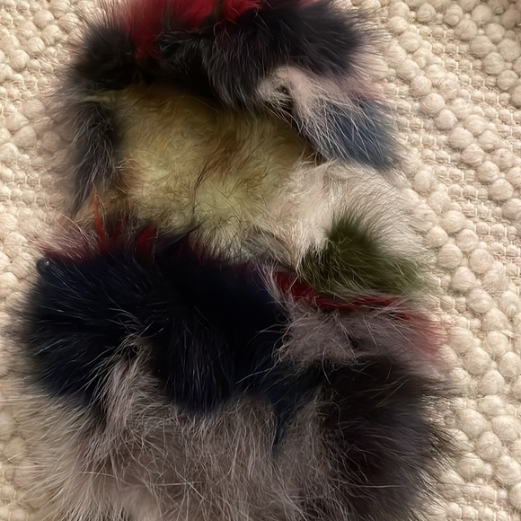 Color Fur Clutch 🪷💐🥀 - Picture 5 of 5